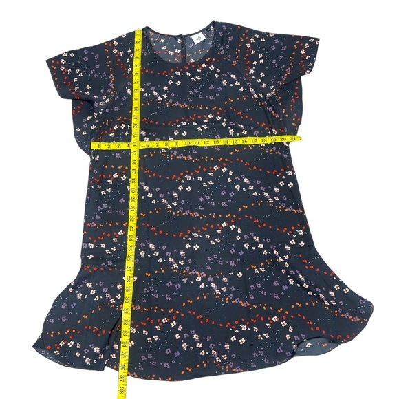 Cabi muse flutter sleeve floral dress style 3828 size Medium gray multicolor - Picture 6 of 10